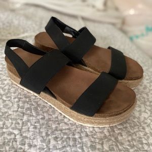 Steve Madden platform sandals black